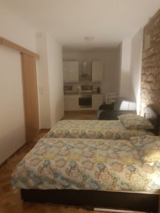 Studio Apartman Via シベニク エクステリア 写真